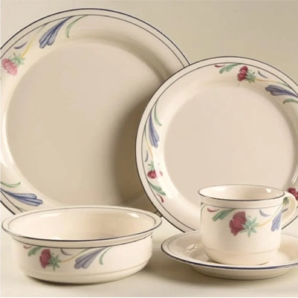 Lenox Chinastone Poppies on Blue 5 Piece Place Setting with Floral Design - Picture 1 of 12